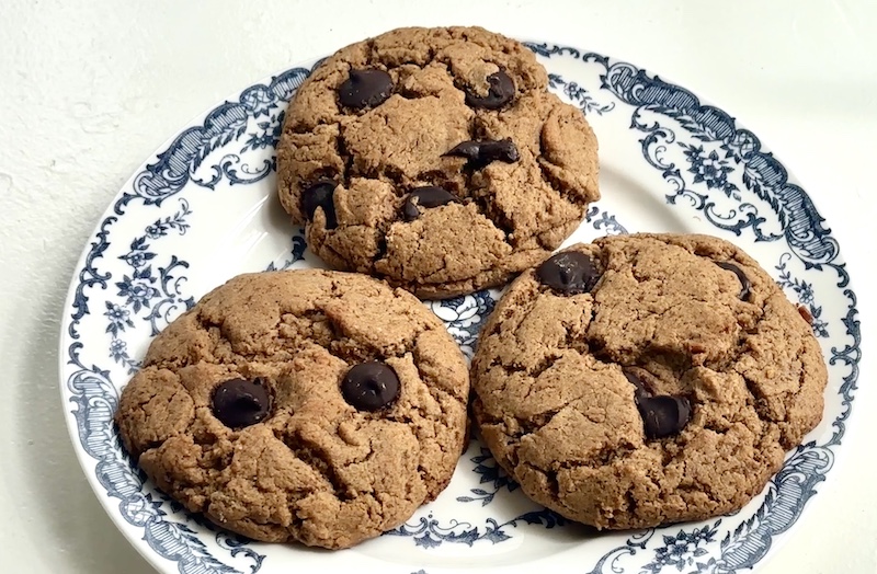 chocolate chip cookies